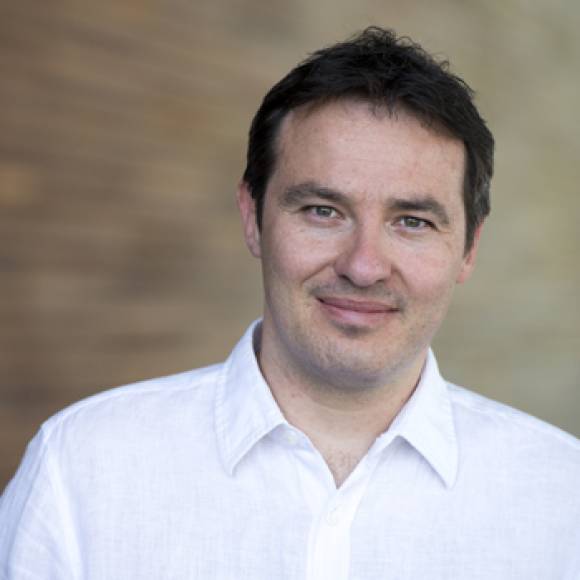 Foto zeigt ein Portrait von Ivan Repušić Ivan Repušić