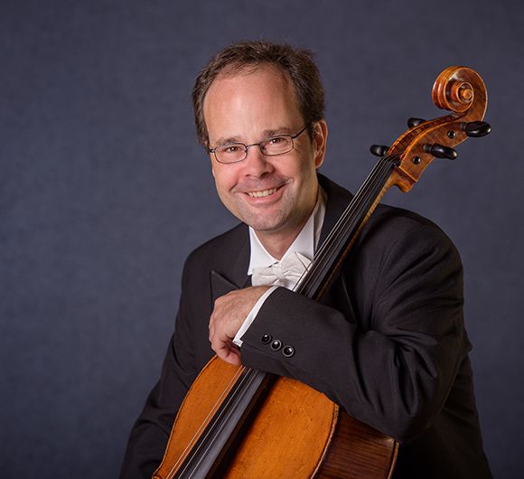 Foto zeigt ein Portrait von Kassian Krömer Kassian Krömer