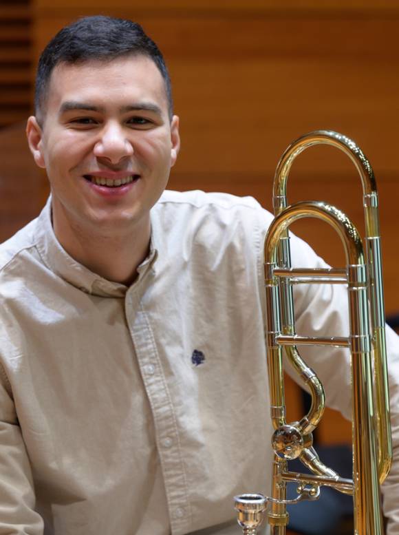 Ángel Luis Vinola Robles