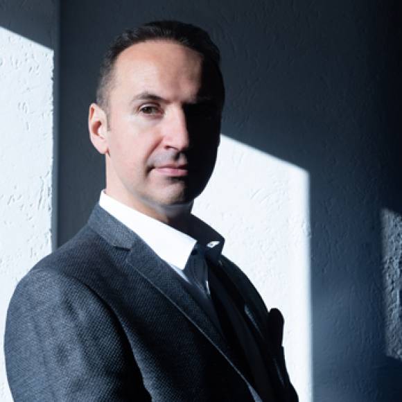 Foto zeigt ein Portrait von Simon  Trpčeski Simon  Trpčeski