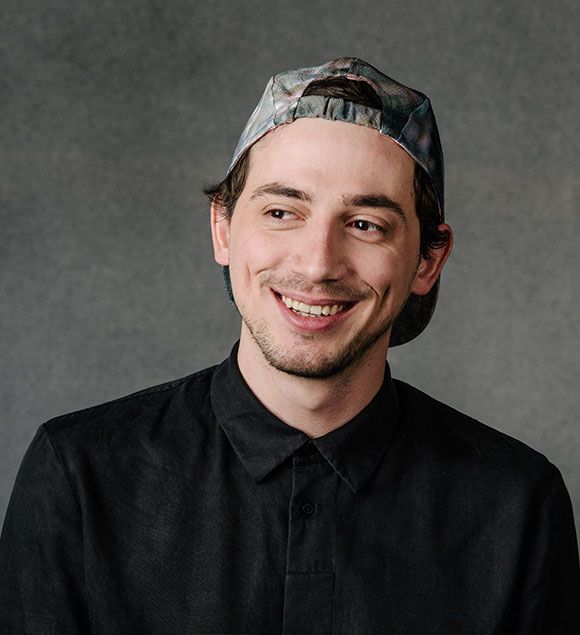 Foto zeigt ein Portrait von Alexander Grüner Alexander Grüner