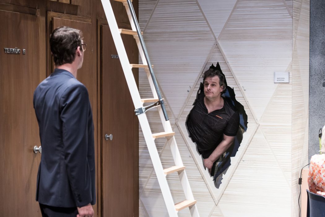 &copy; Luca Abbiento