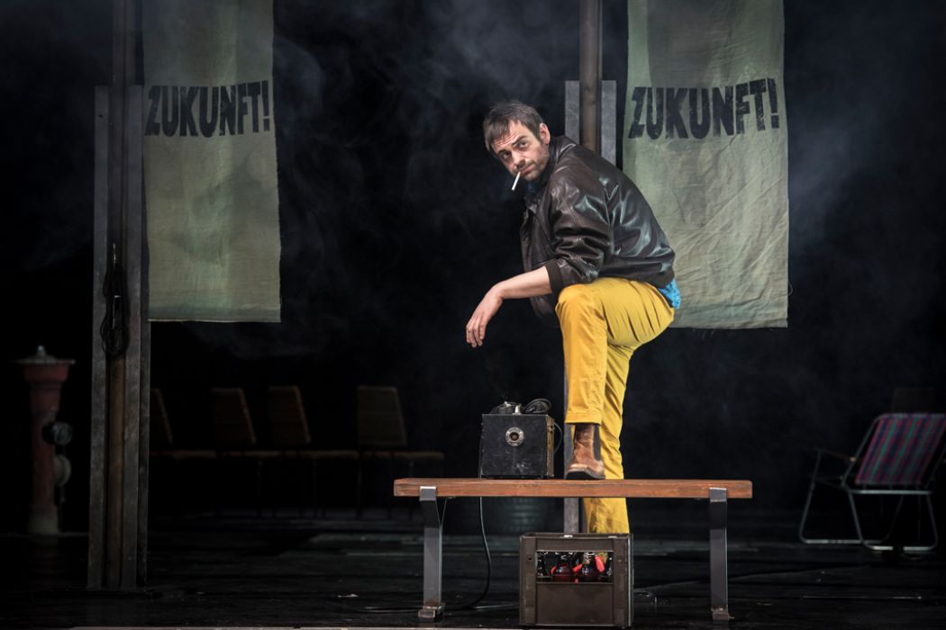 &copy; Luca Abbiento