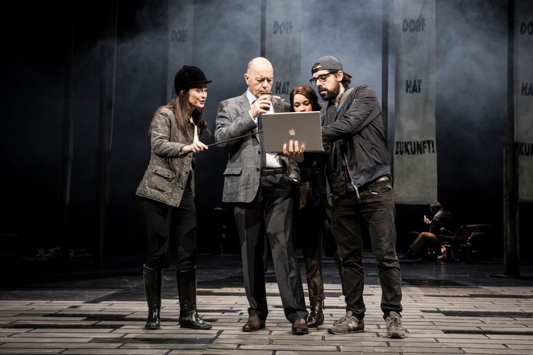 &copy; Luca Abbiento