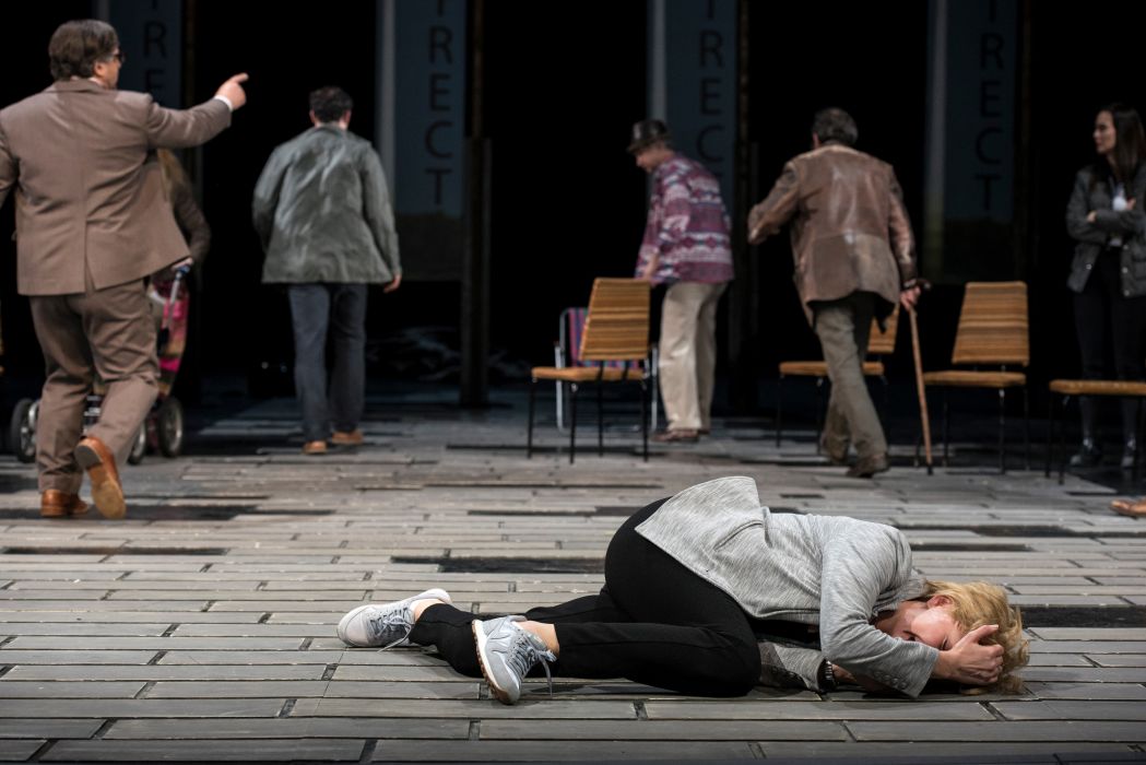 &copy; Luca Abbiento