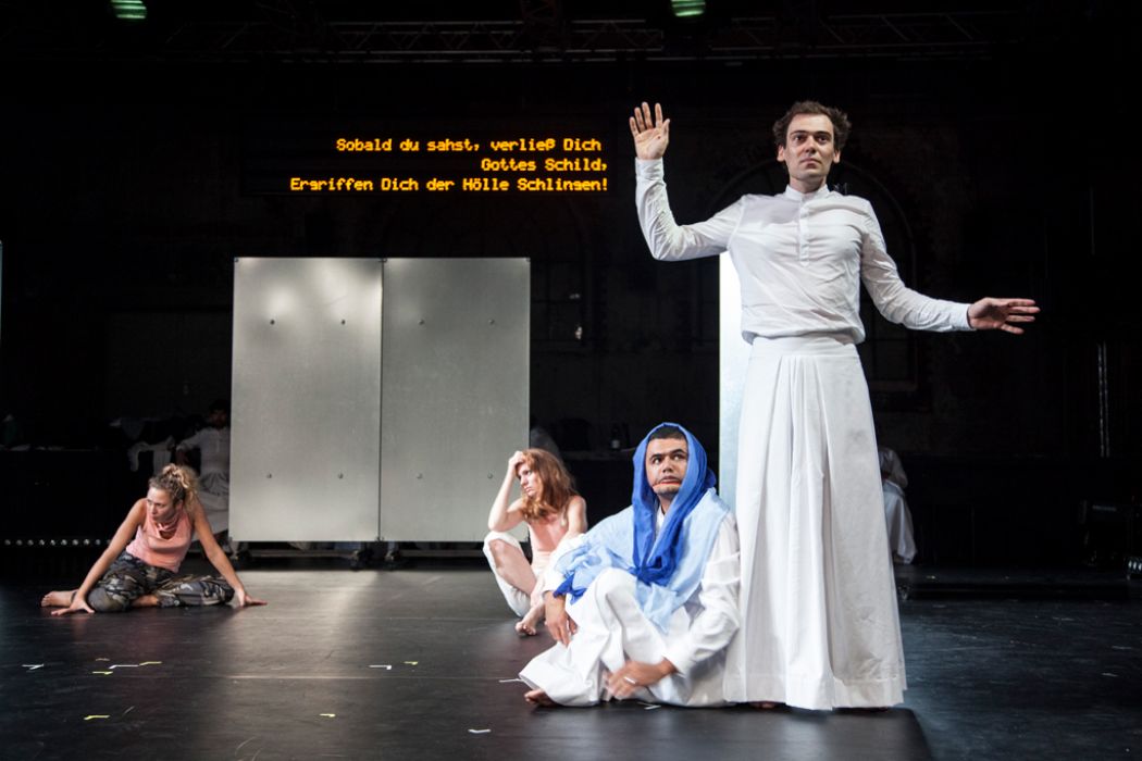 &copy; Annette Hauschild