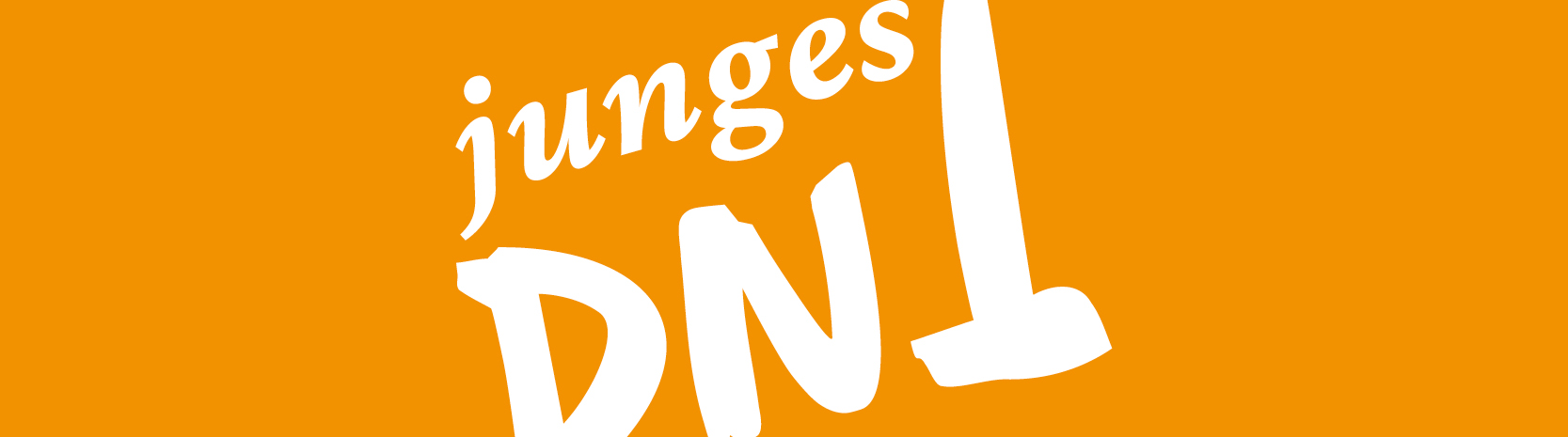 Das Bild zeigt den Schriftzug »Junges DNT« auf farbigem Hintergrund. Stückbild des Stückes Arbeit und Herkunft