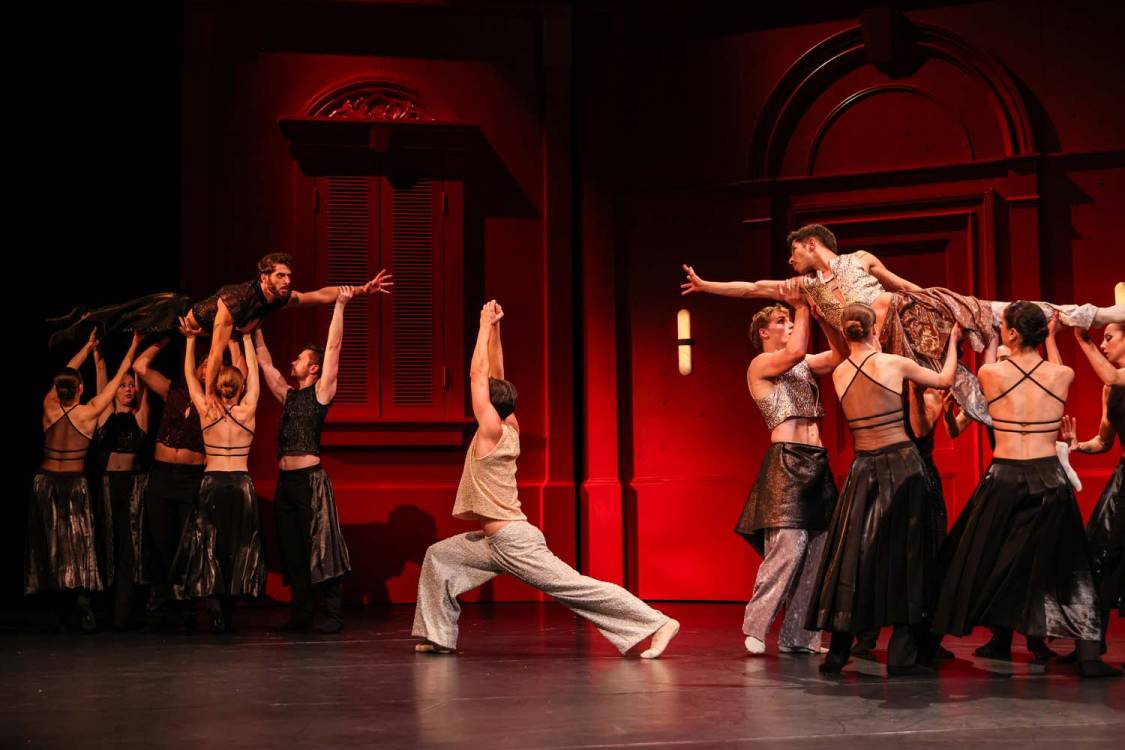 &copy; De-Da Productions