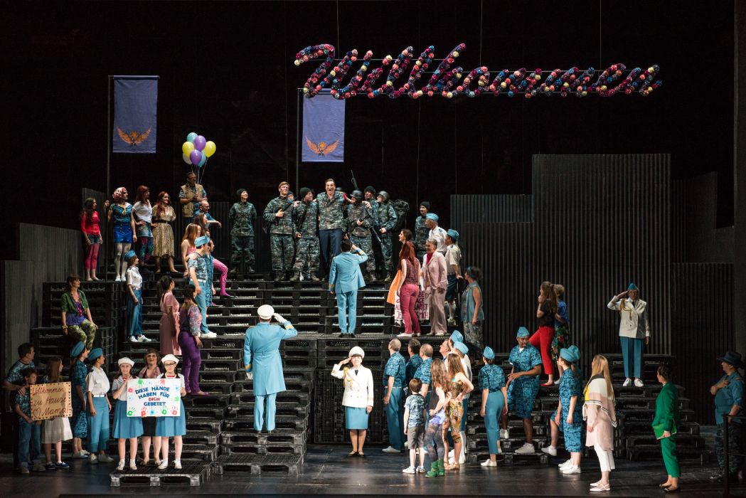 &copy; Luca Abbiento