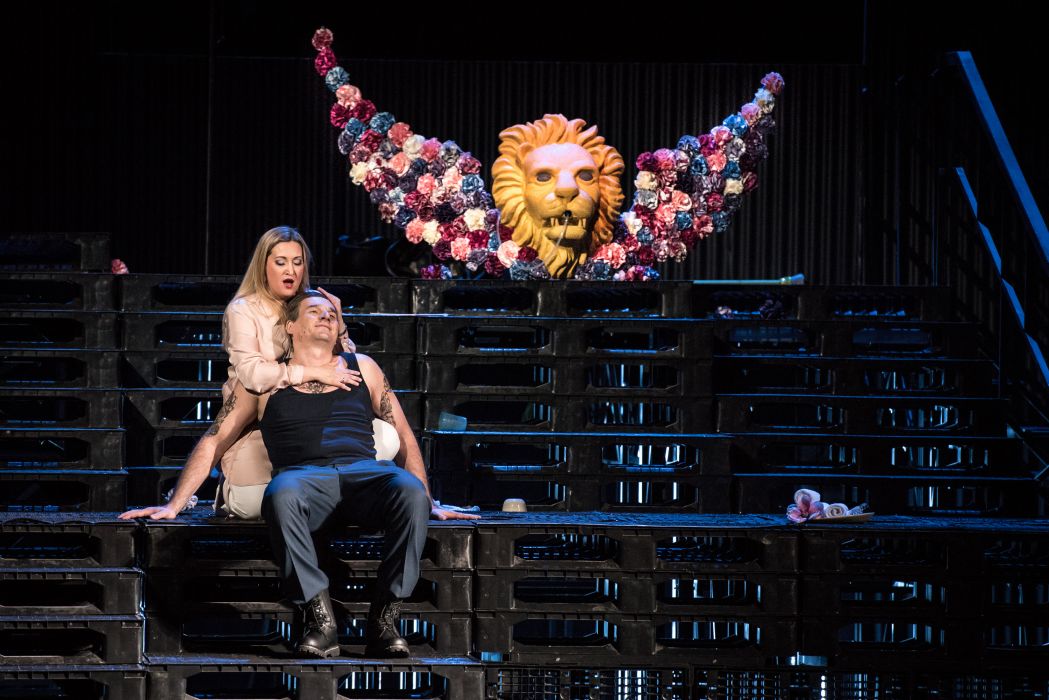 &copy; Luca Abbiento