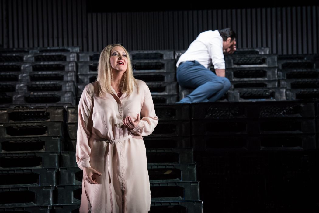 &copy; Luca Abbiento