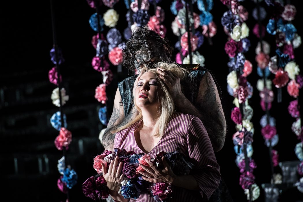 &copy; Luca Abbiento