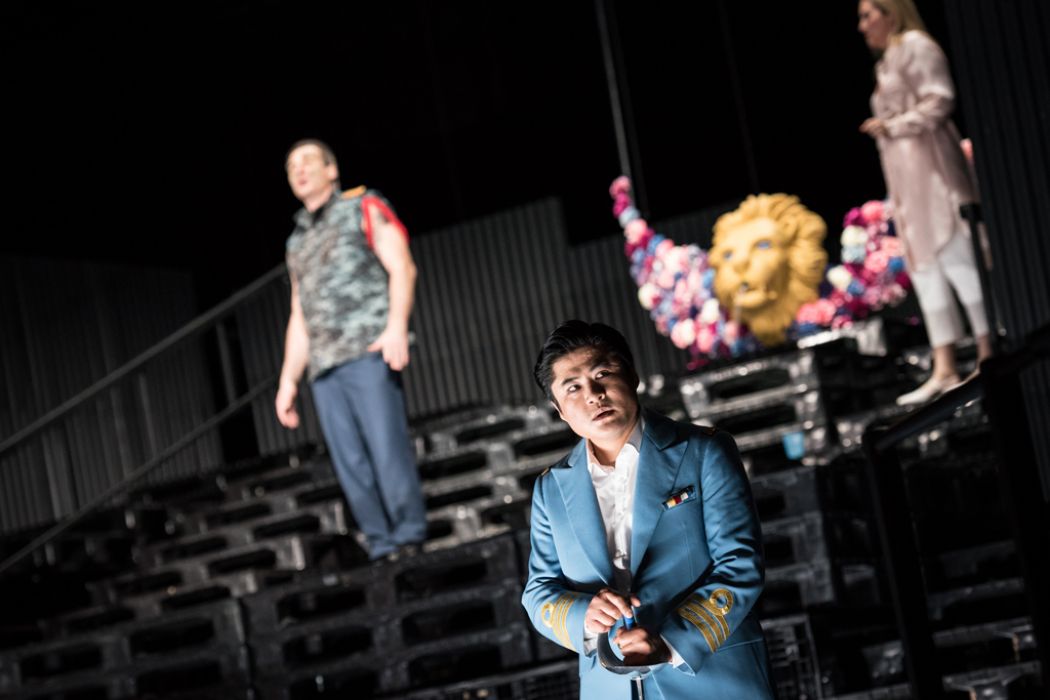 &copy; Luca Abbiento