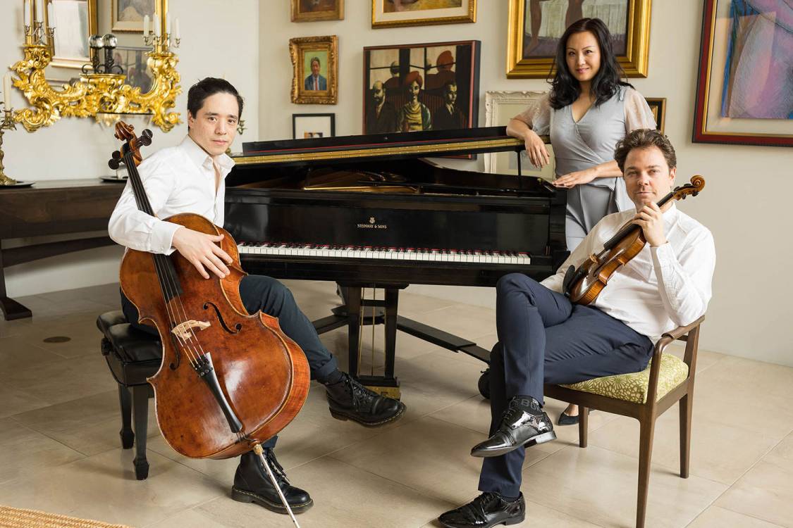 &copy; Daniel Snyder